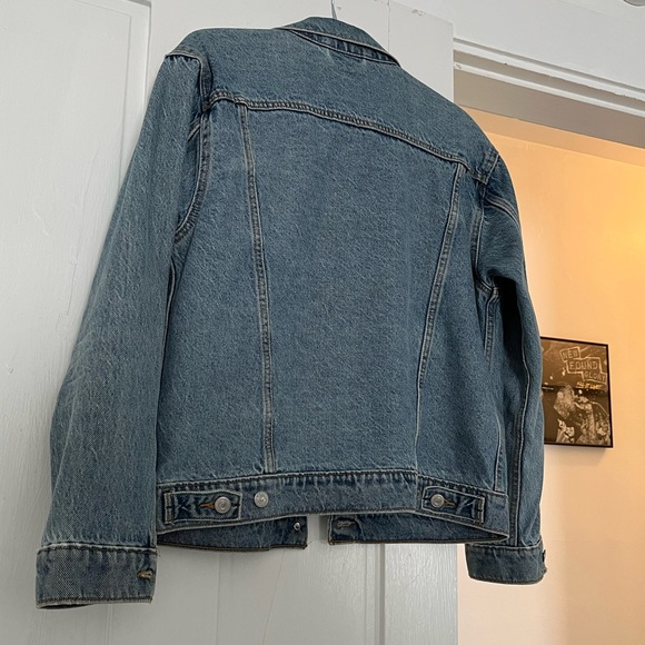 Levi’s Denim Jacket - Picture 5 of 5